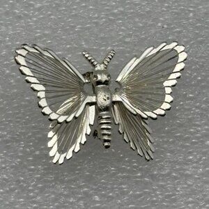 Vintage Monet Silver Tone 3-D w/Open Worked Filigree Butterfly Brooch Pin Signed